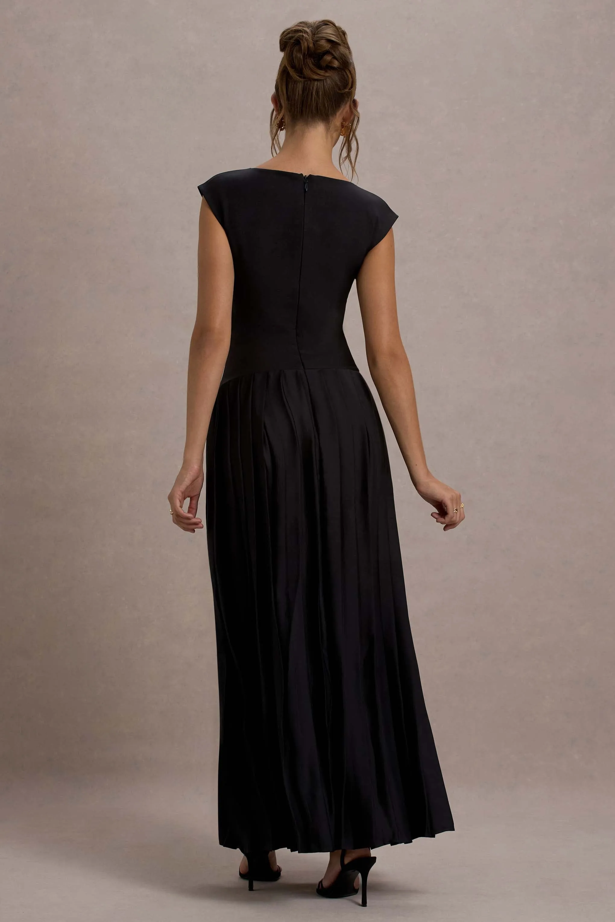 Arna | Black Boat-Neck Pleated Maxi Dress Club L London