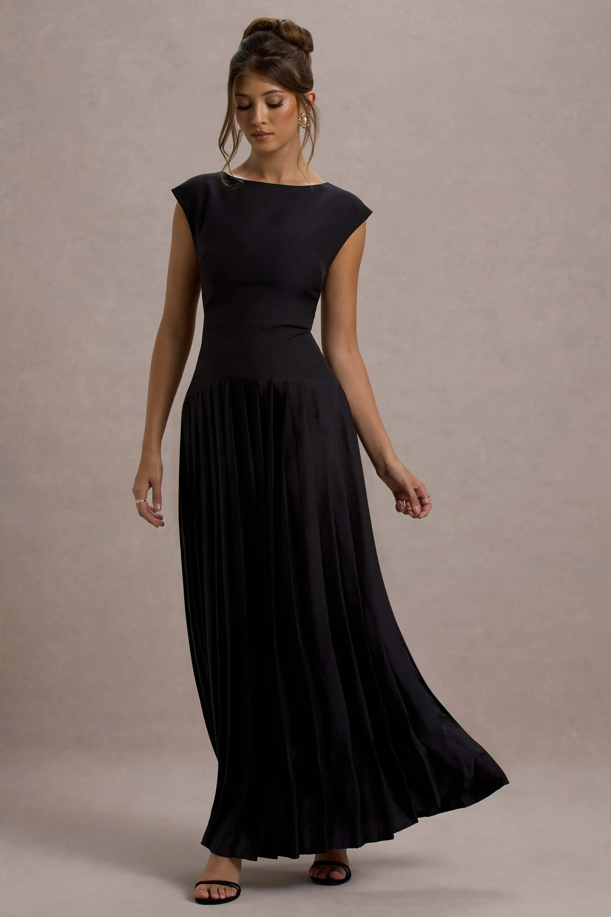 Arna | Black Boat-Neck Pleated Maxi Dress Club L London