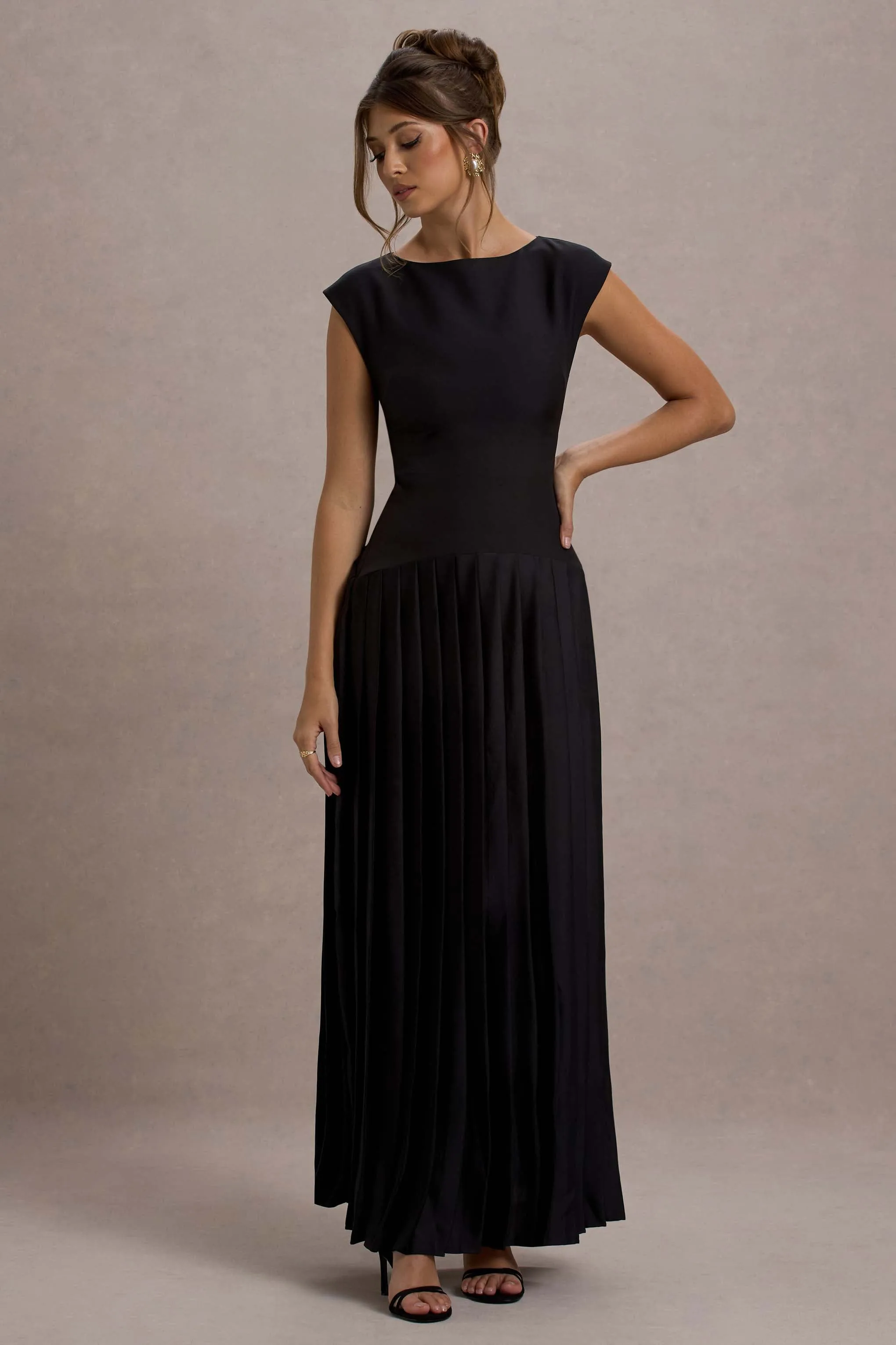 Arna | Black Boat-Neck Pleated Maxi Dress Club L London