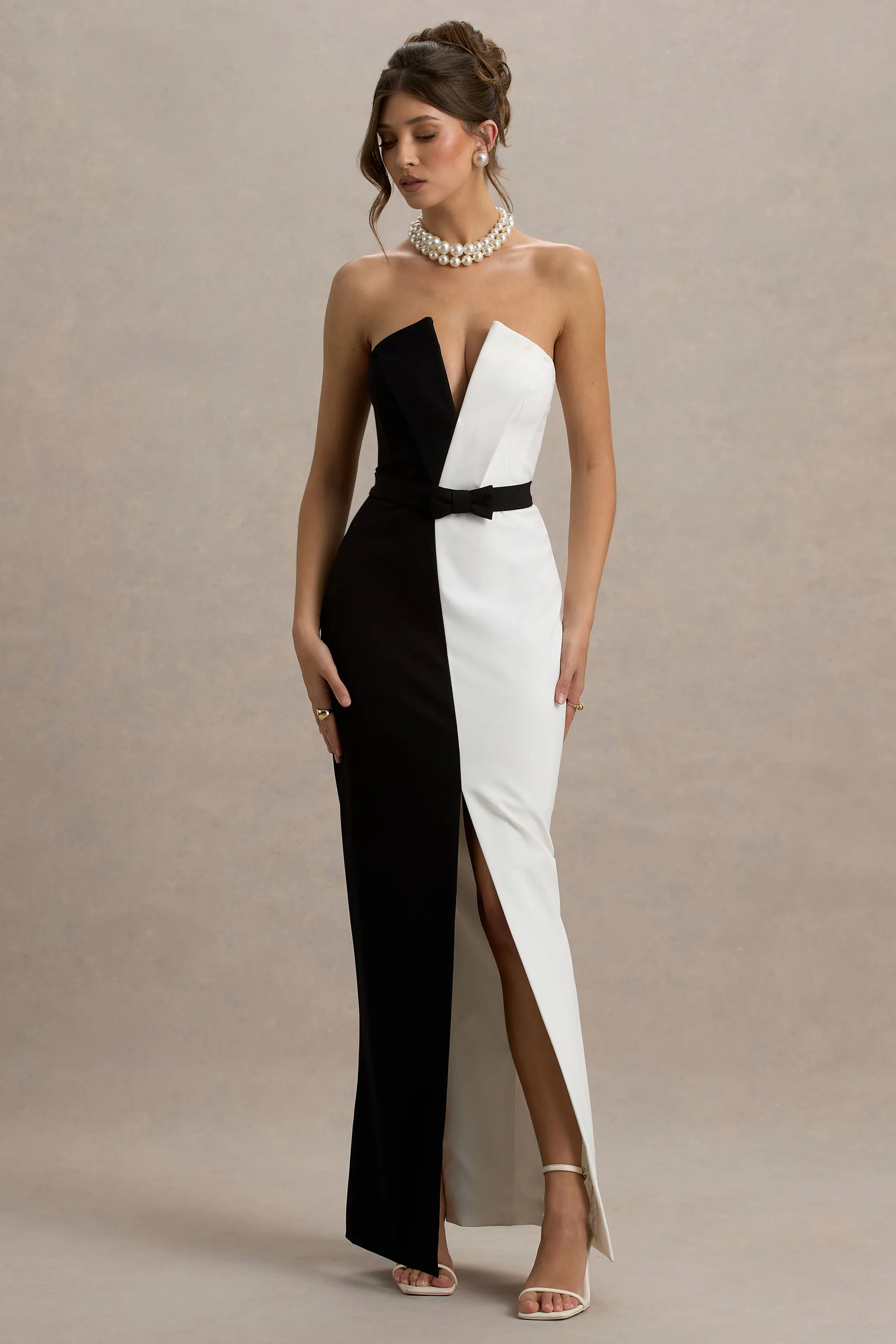 Beatrice | Black & White Plunge Bandeau Maxi Dress With High-Leg Split Club L London