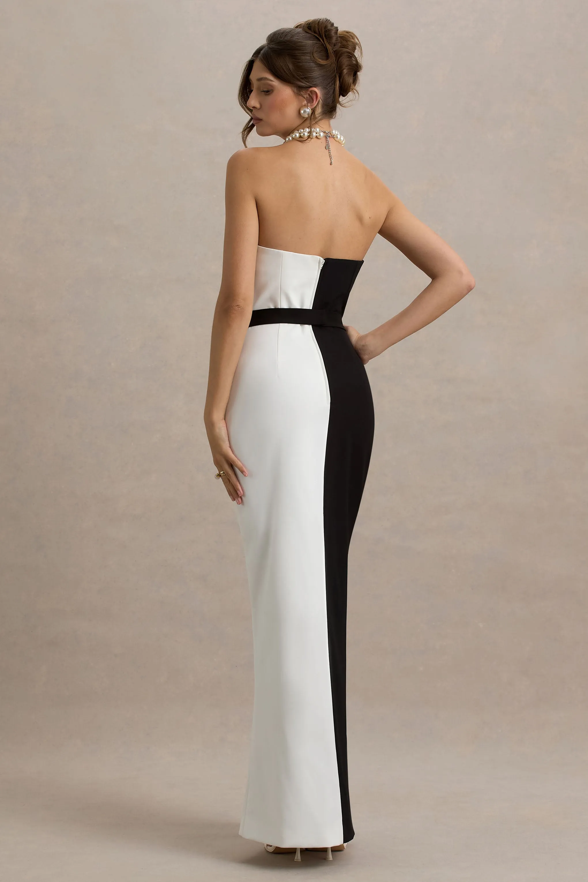 Beatrice | Black & White Plunge Bandeau Maxi Dress With High-Leg Split Club L London