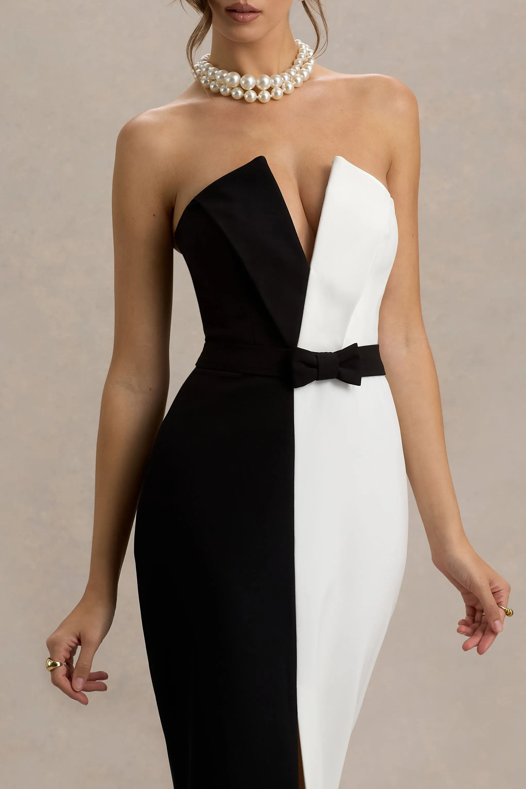 Beatrice | Black & White Plunge Bandeau Maxi Dress With High-Leg Split Club L London