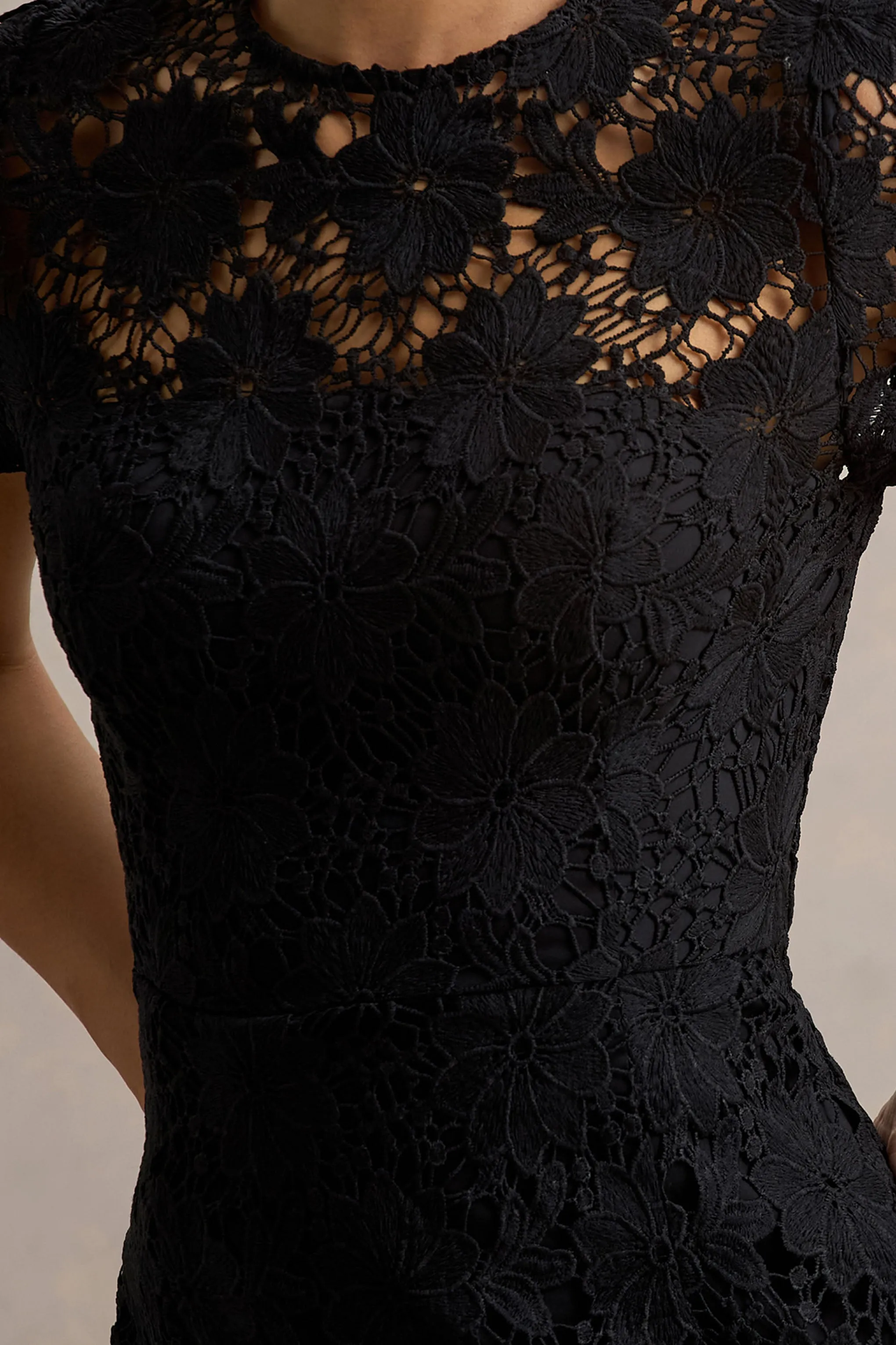 Clarissa | Black Lace Short-Sleeve Pleated Midi Dress Club L London