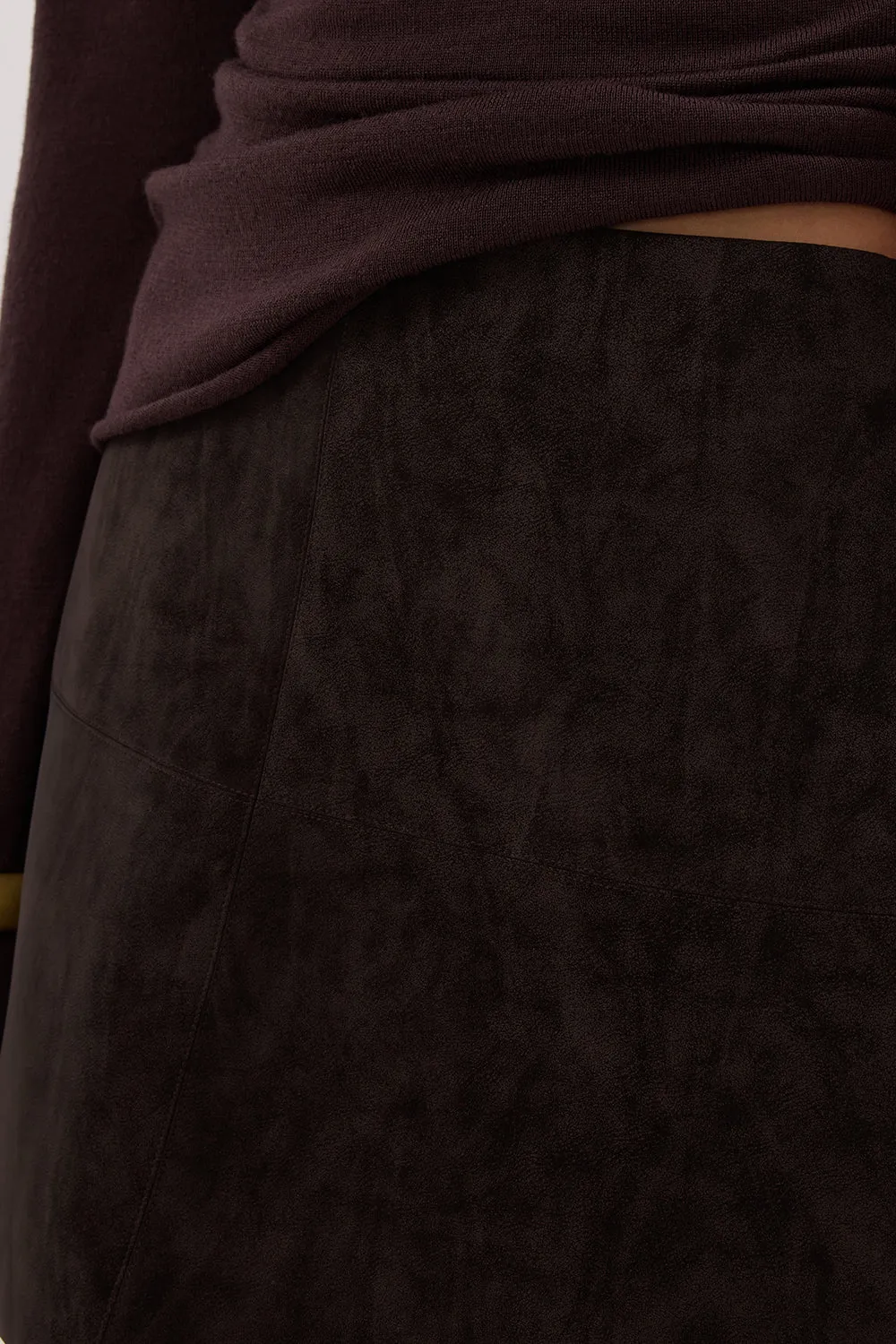 Dissh OAKLAND CHOC FAUX SUEDE MINI SKIRT