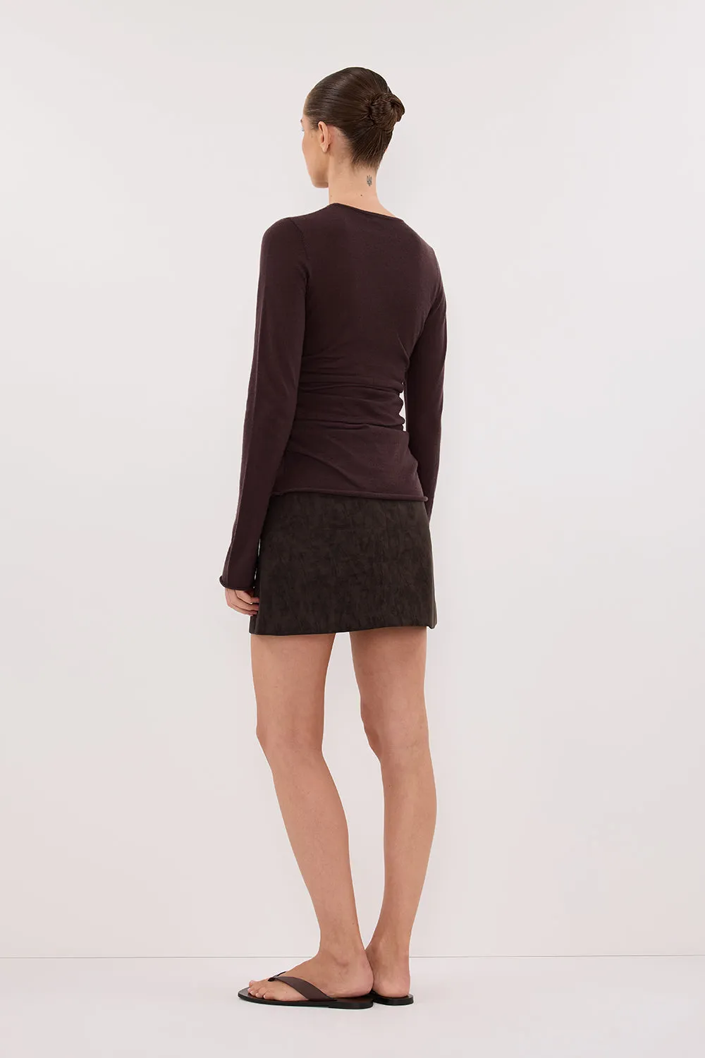 Dissh OAKLAND CHOC FAUX SUEDE MINI SKIRT