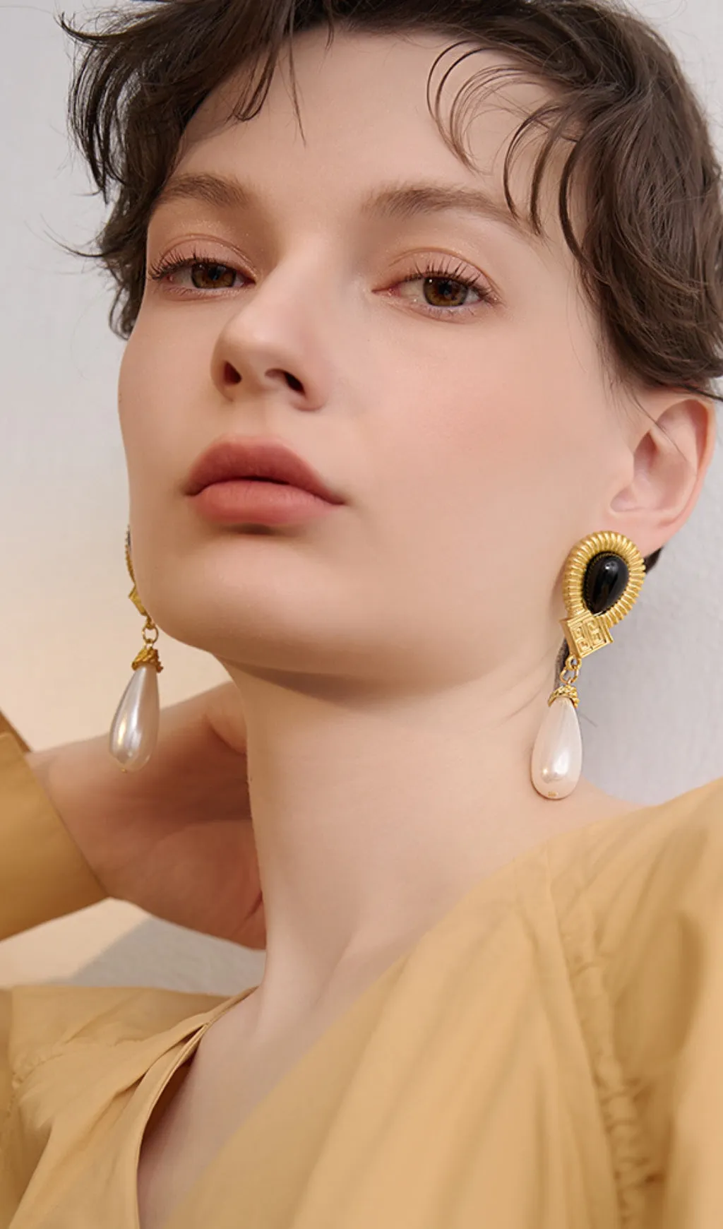 FRENCH VINTAGE PEARL EARRINGS Gloria Lanvin