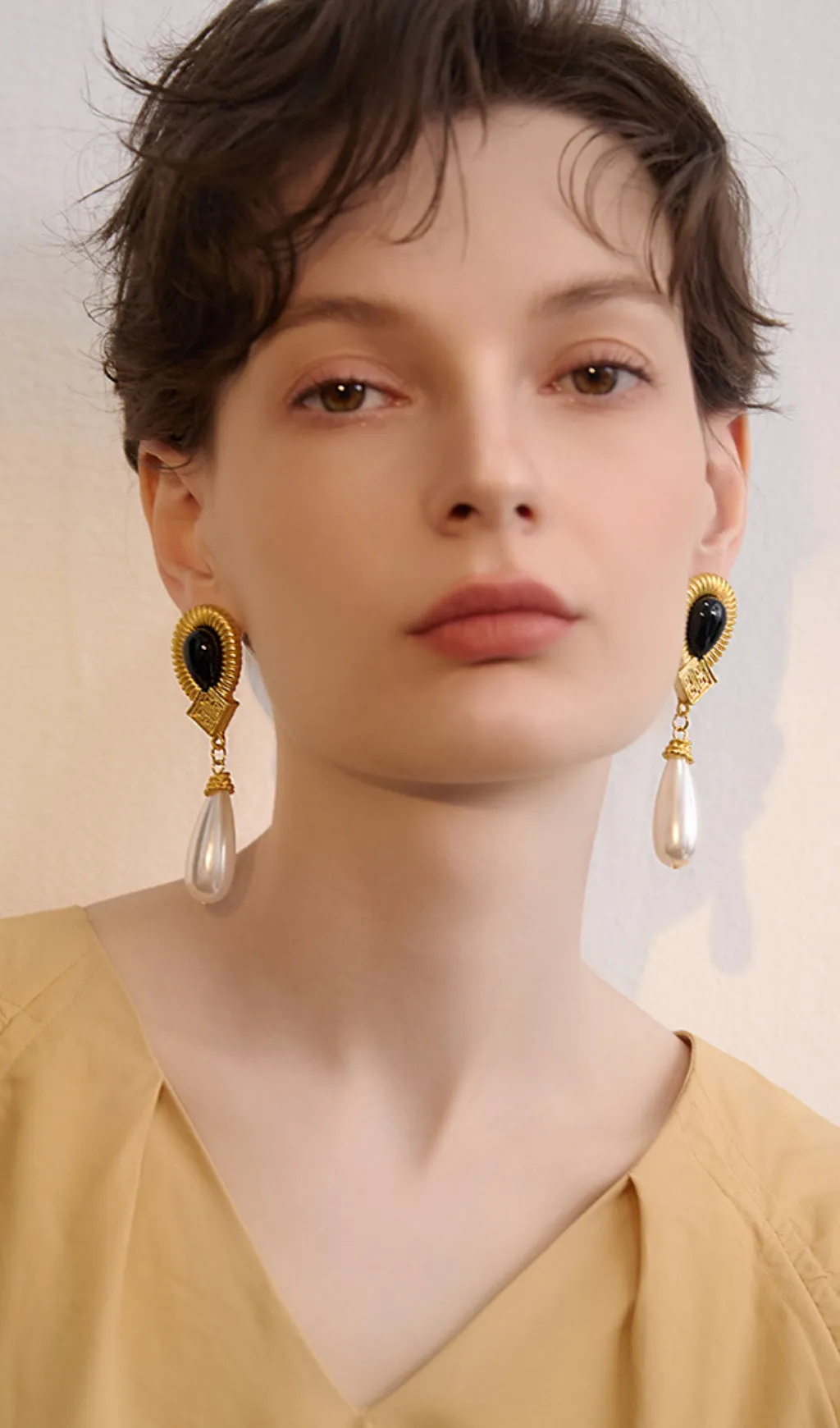 FRENCH VINTAGE PEARL EARRINGS Gloria Lanvin
