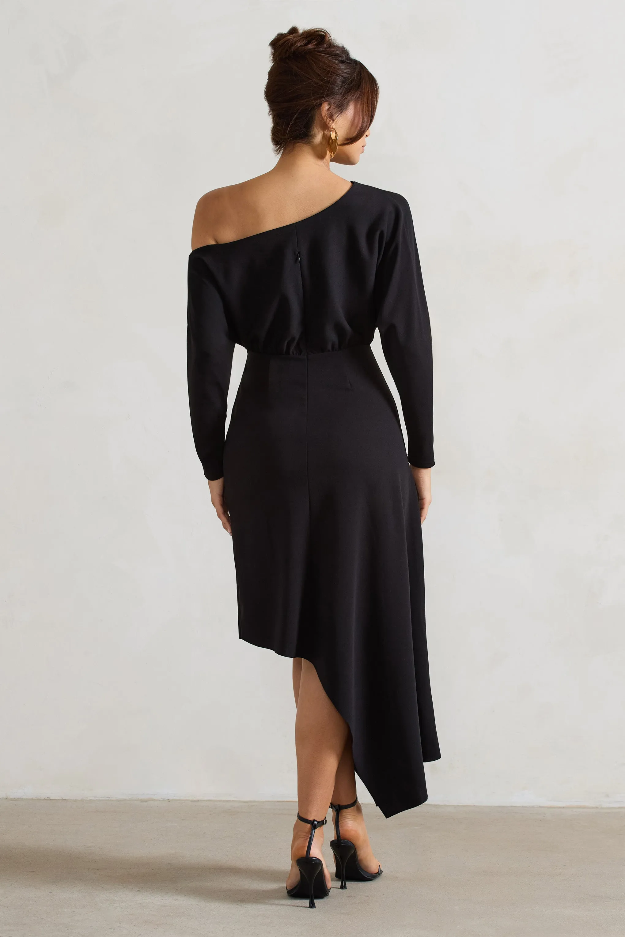 Lori | Black Asymmetric Long-Sleeve Maxi Dress Club L London